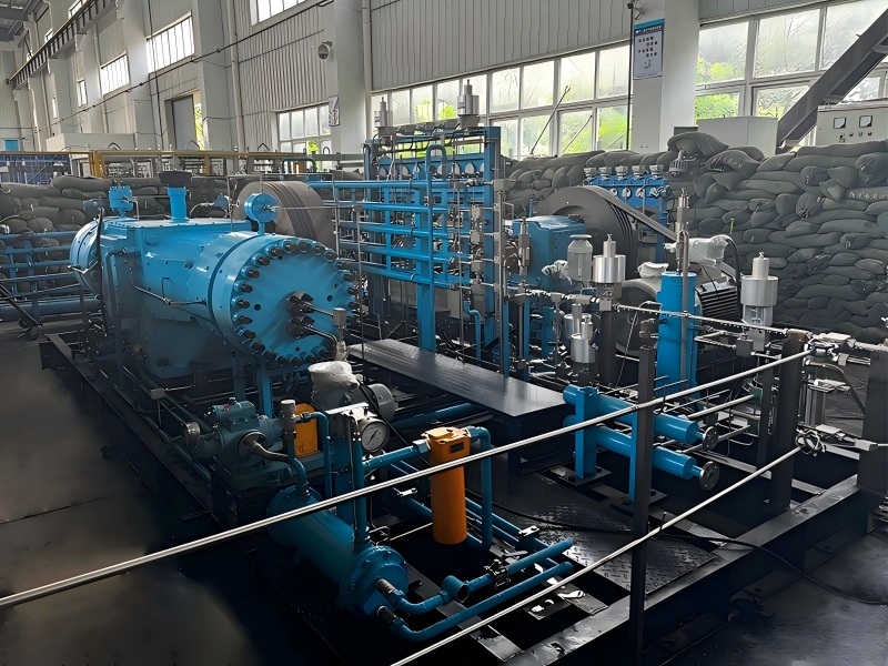 High-Pressure Compressor Selection: How to Evaluate 300 Bar and Above Applications High-Pressure Compressor Selection: How to Evaluate 300 Bar and Above Applications